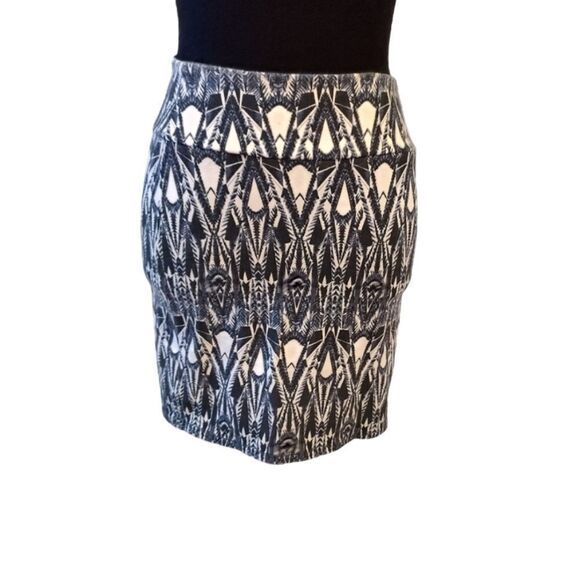 American Eagle Aztec Pattern Mini Skirt Small - Picture 1 of 4
